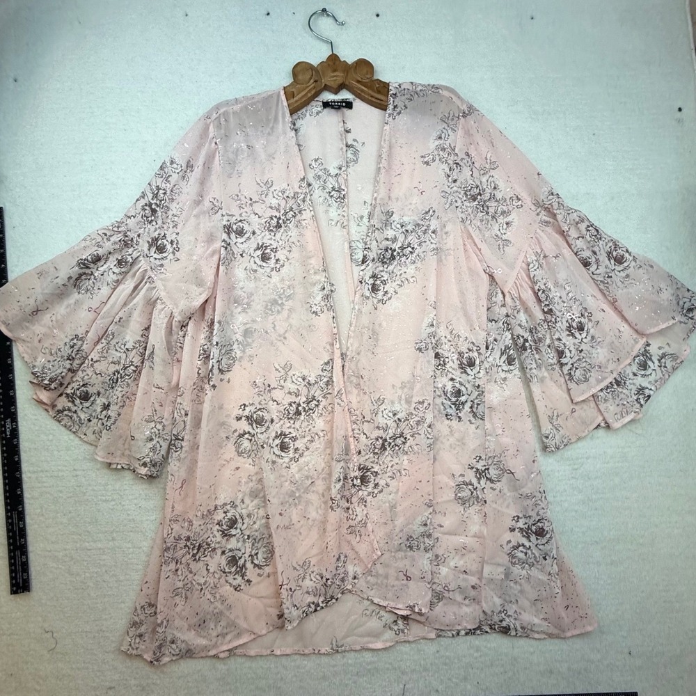 Torrid Pink Floral Metallic Foil Kimono Bell Sleeve Cardigan 1 fairy core barbie - Picture 2 of 10